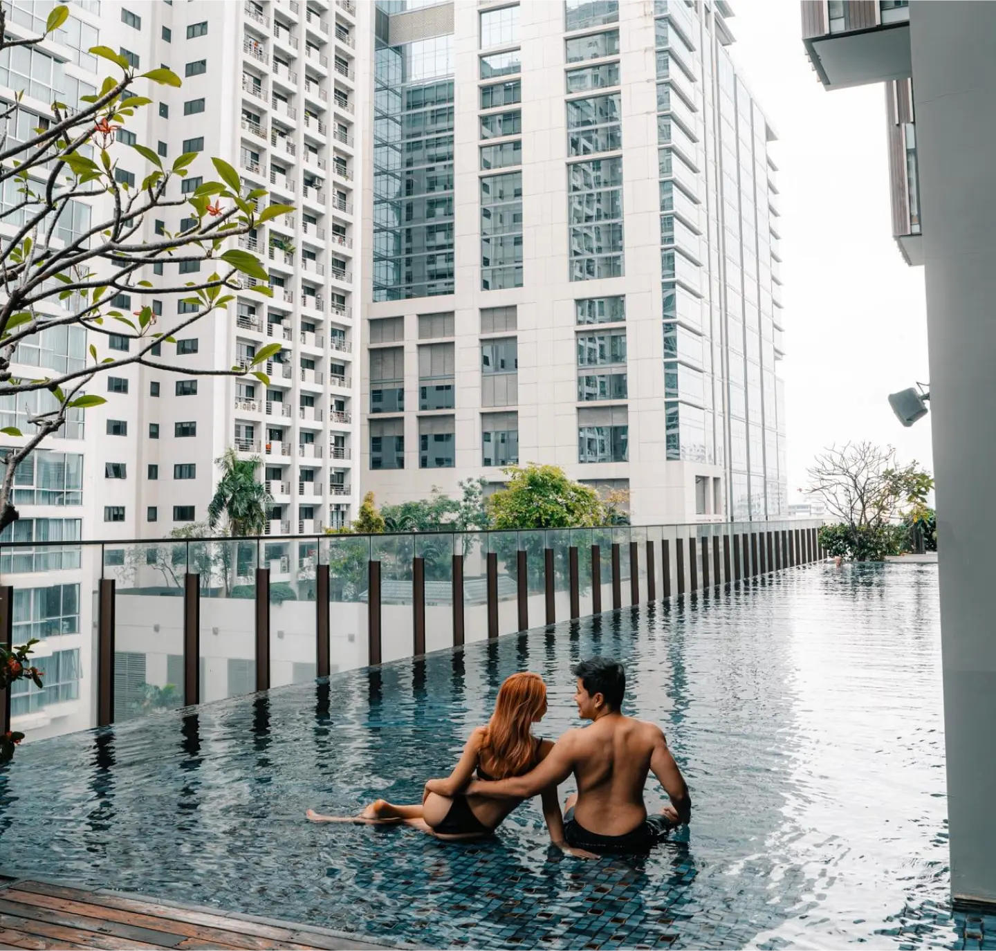 Hansar Residence Rajdamri infinity-edge pool